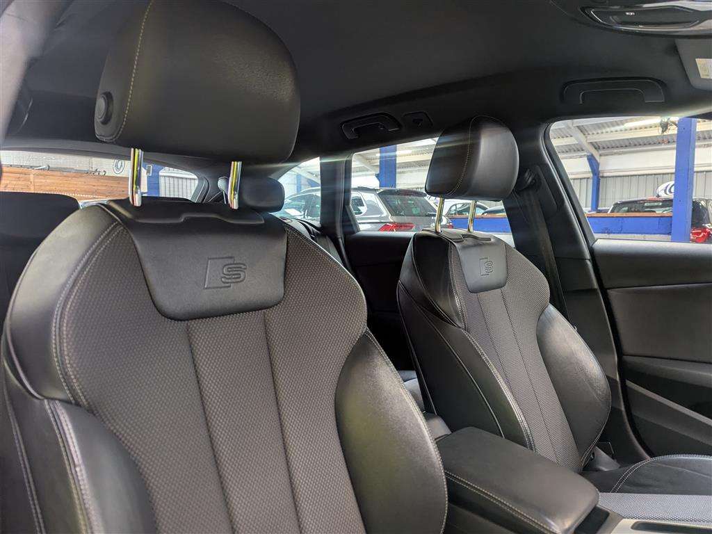 <p>2017 AUDI A4 S LINE TDI S-A</p>