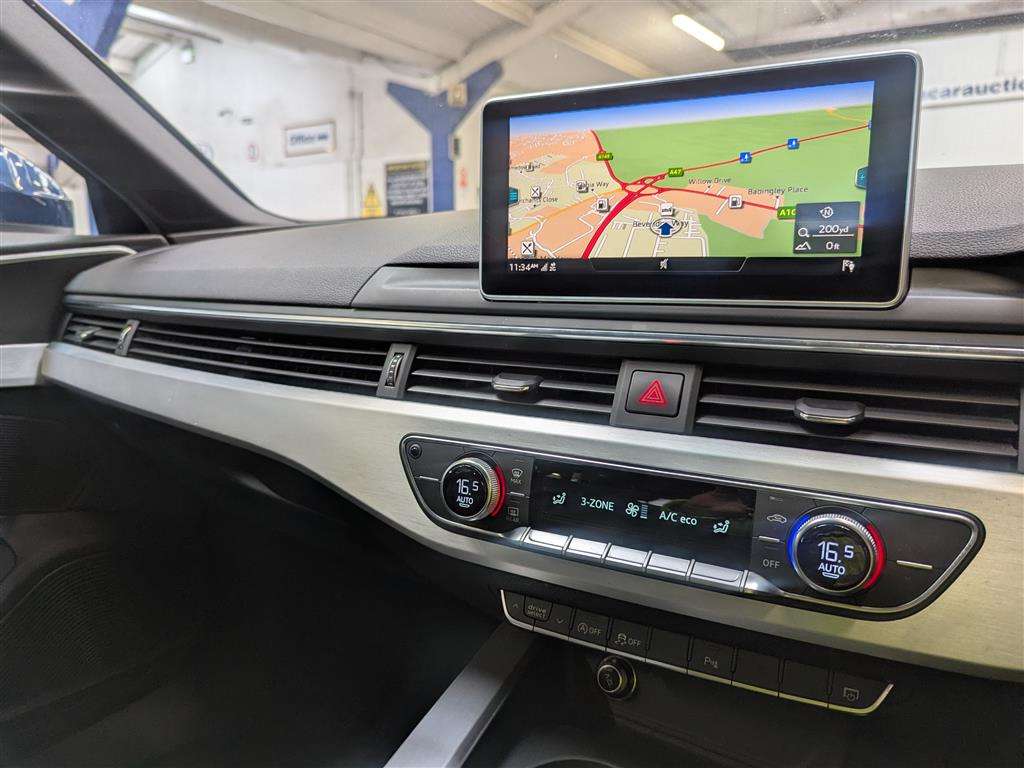 <p>2017 AUDI A4 S LINE TDI S-A</p>