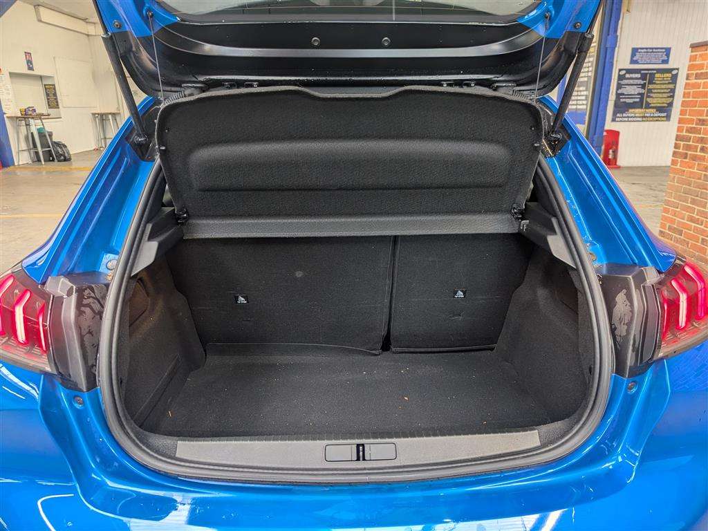 <p>2021 PEUGEOT 208 GT PURETECH S/S</p>