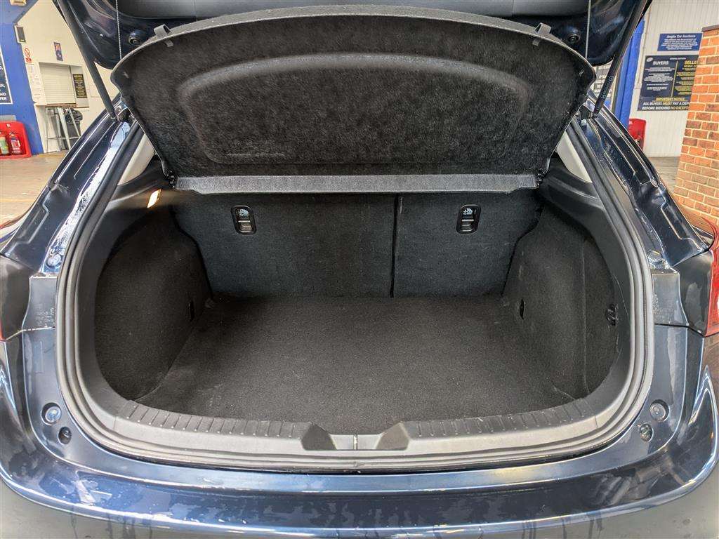 <p>2016 MAZDA 3 SPORT NAV D</p>