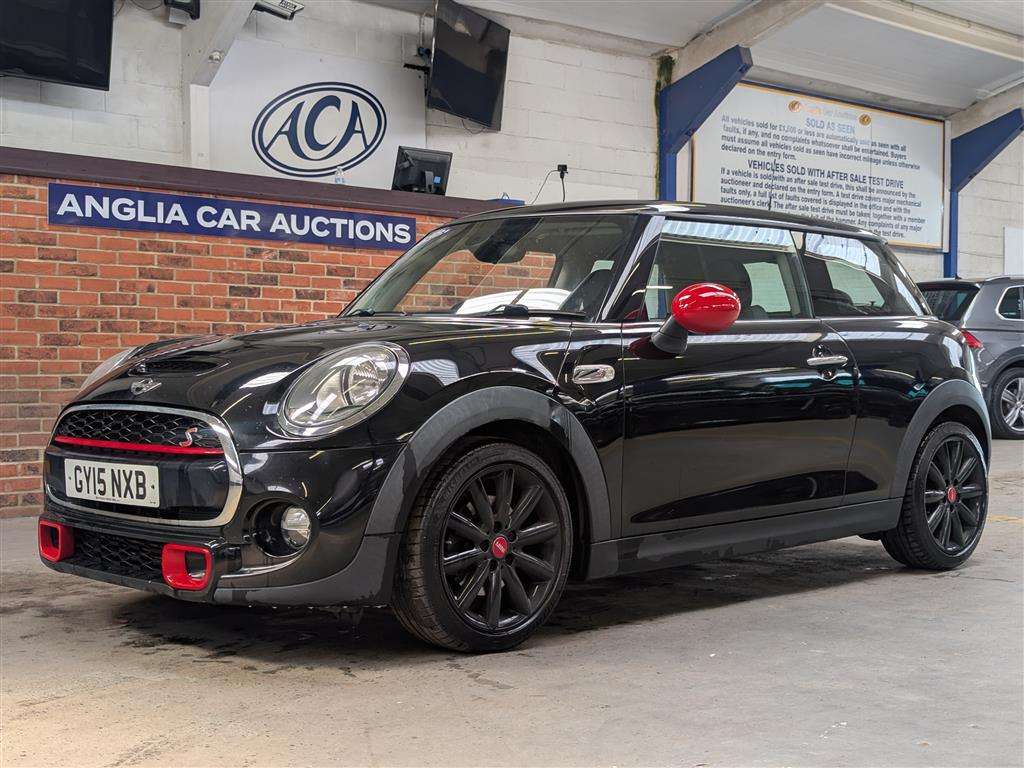 <p>2015 MINI COOPER S</p>