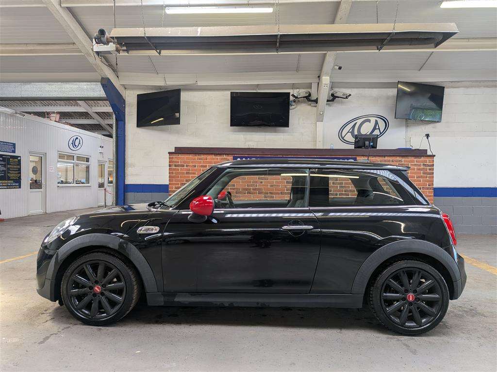 <p>2015 MINI COOPER S</p>