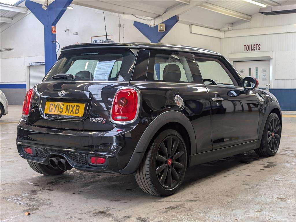 <p>2015 MINI COOPER S</p>