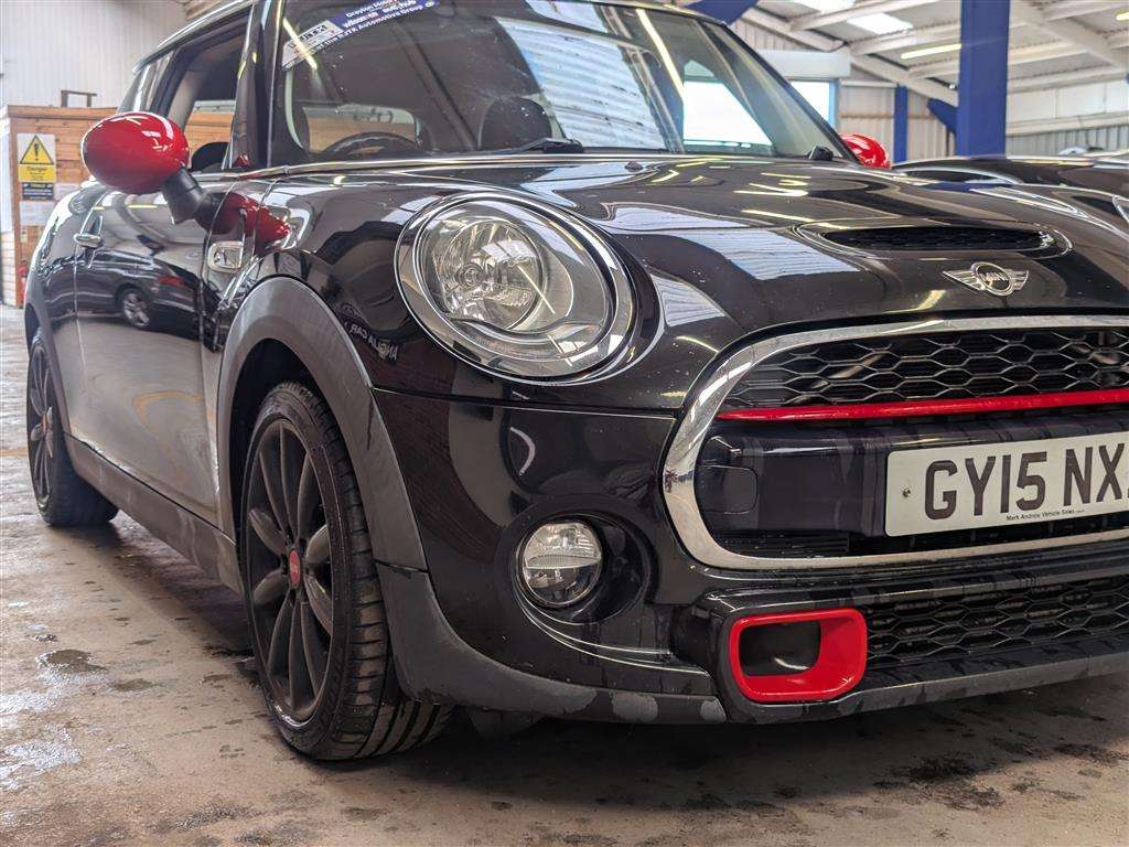 <p>2015 MINI COOPER S</p>