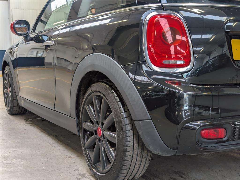 <p>2015 MINI COOPER S</p>