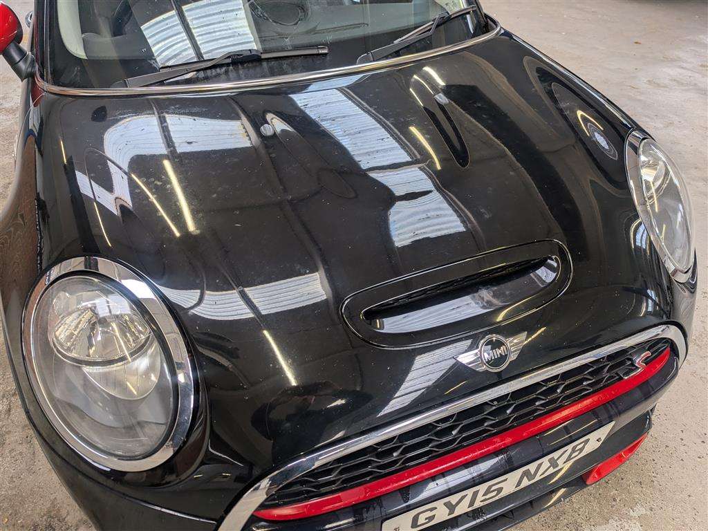 <p>2015 MINI COOPER S</p>