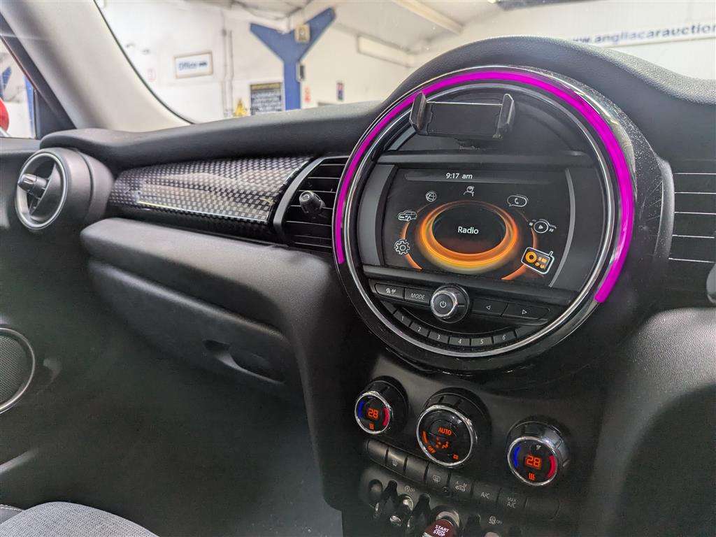 <p>2015 MINI COOPER S</p>