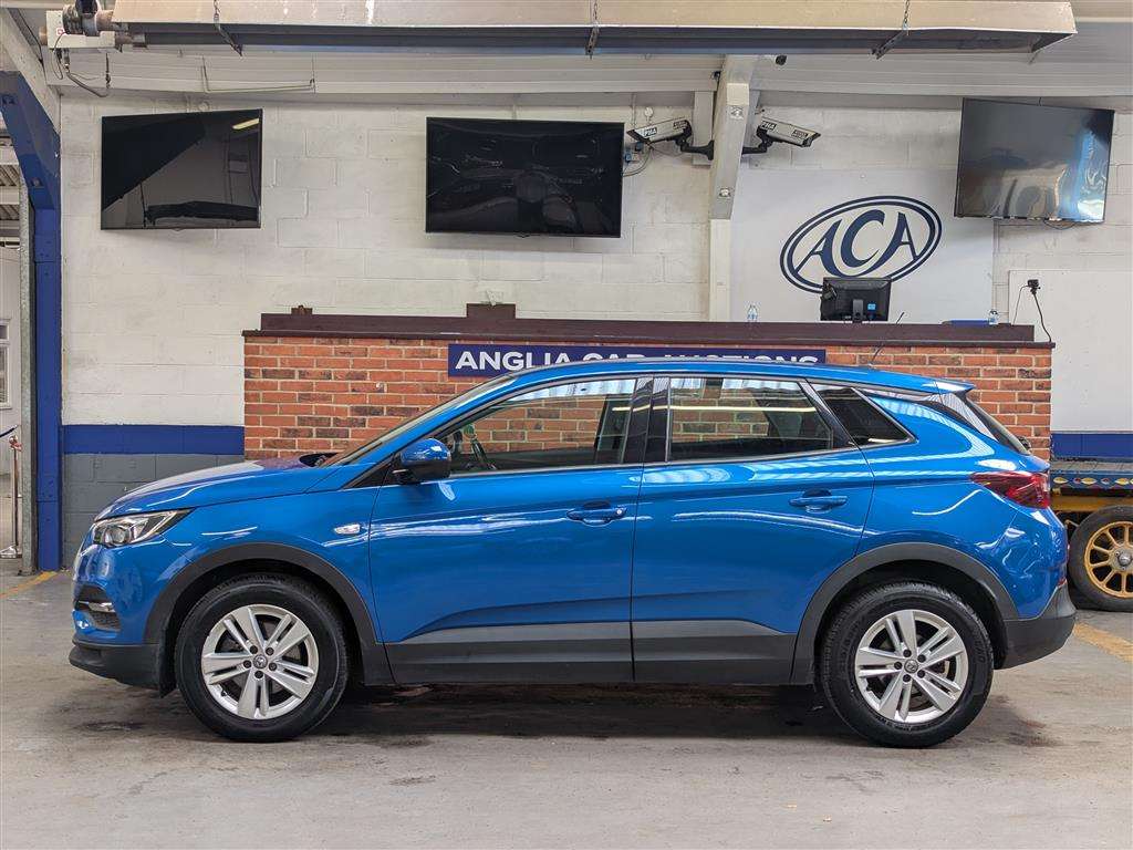 <p>2019 VAUXHALL GRANDLAND X SE TURBO S/S</p>