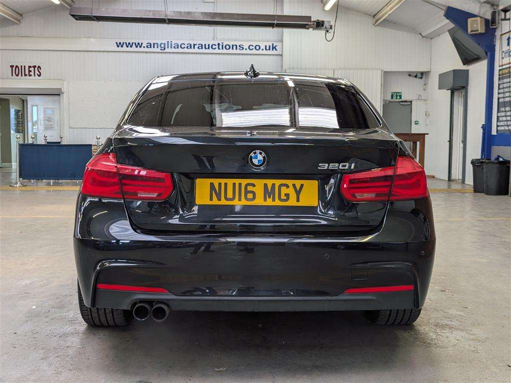 <p>2016 BMW 320I M SPORT</p>