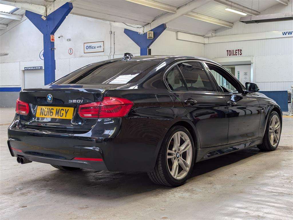 <p>2016 BMW 320I M SPORT</p>
