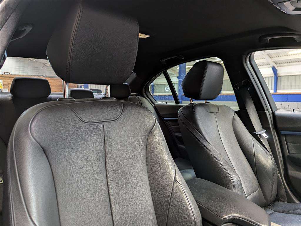 <p>2016 BMW 320I M SPORT</p>