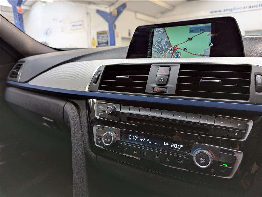 <p>2016 BMW 320I M SPORT</p>