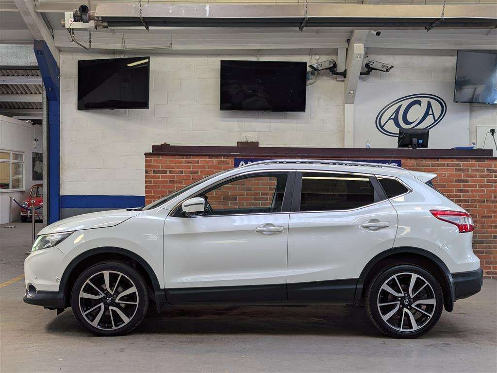 <p>2015 NISSAN QASHQAI TEKNA DCI</p>