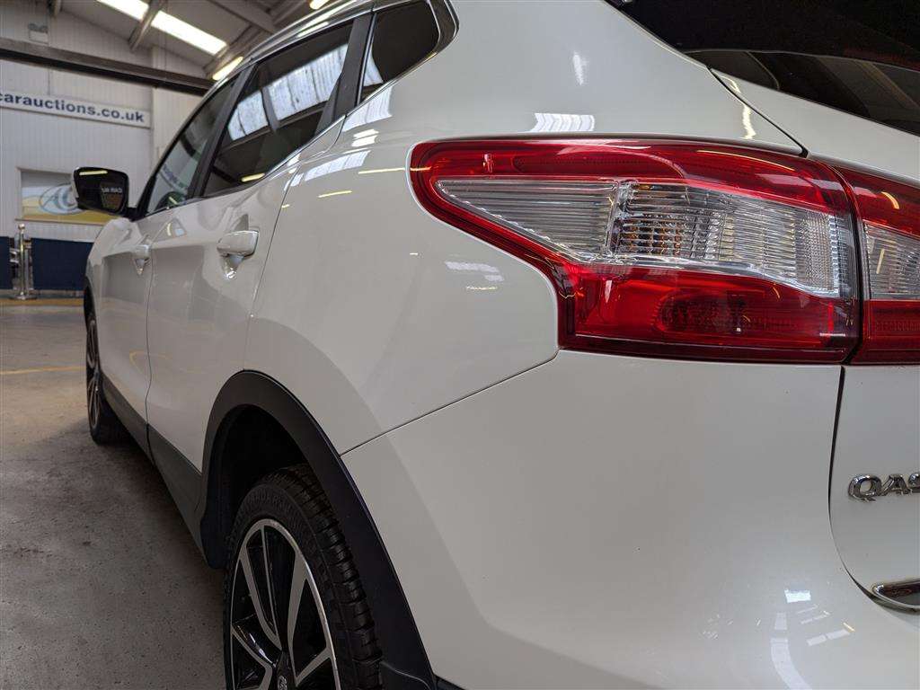 <p>2015 NISSAN QASHQAI TEKNA DCI</p>