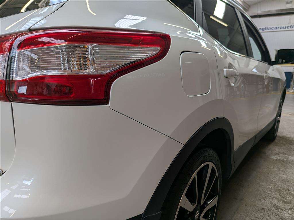 <p>2015 NISSAN QASHQAI TEKNA DCI</p>