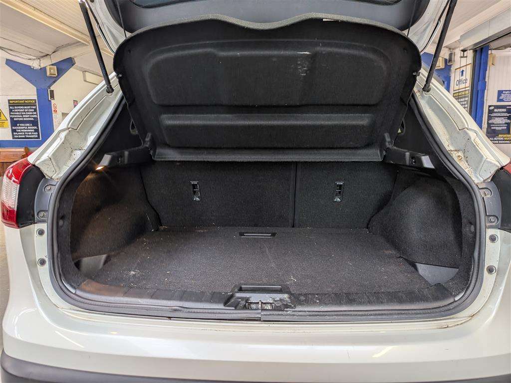 <p>2015 NISSAN QASHQAI TEKNA DCI</p>