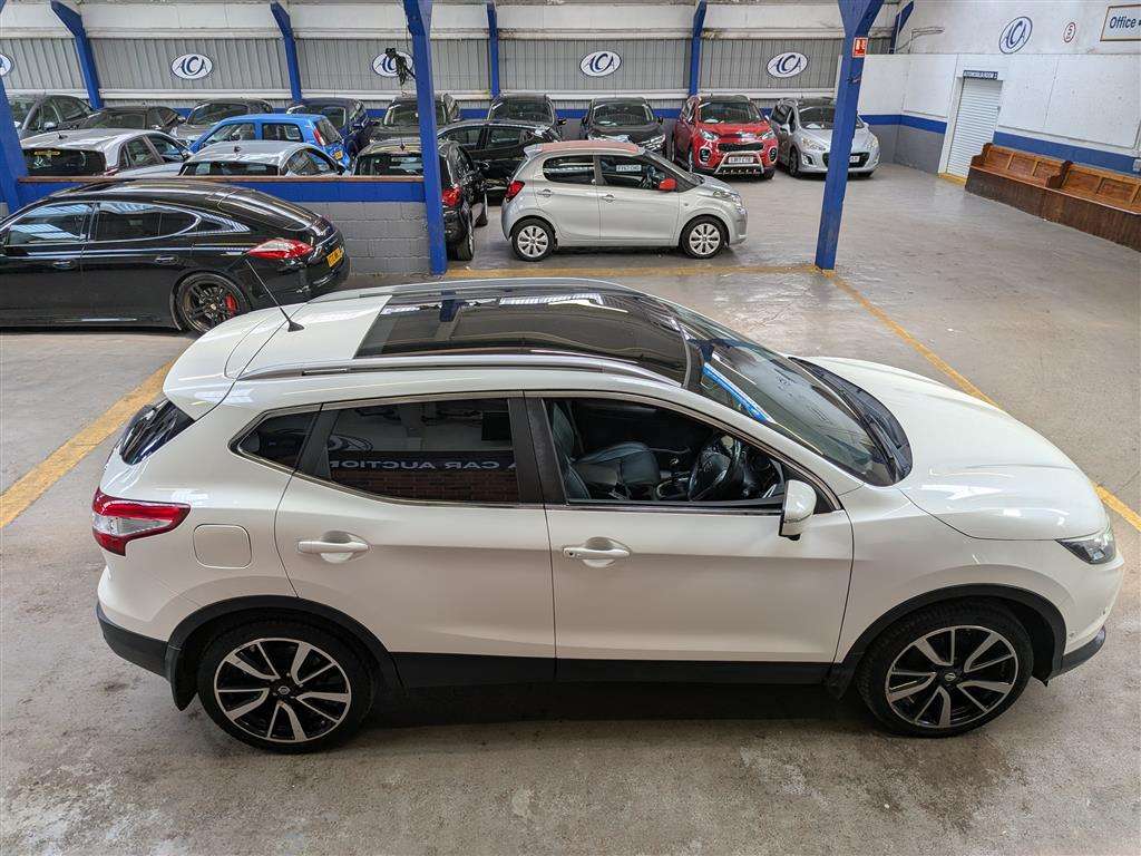 <p>2015 NISSAN QASHQAI TEKNA DCI</p>