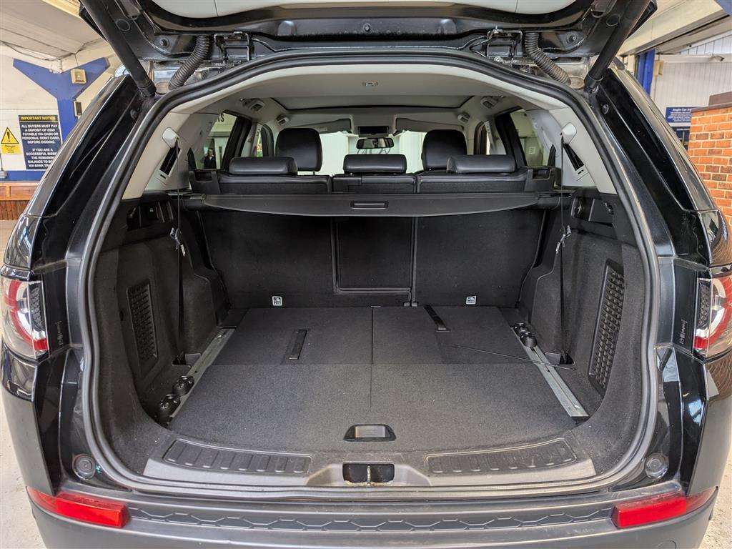 <p>2016 LAND ROVER DISCO-Y SPORT LUXURY HSE</p>
