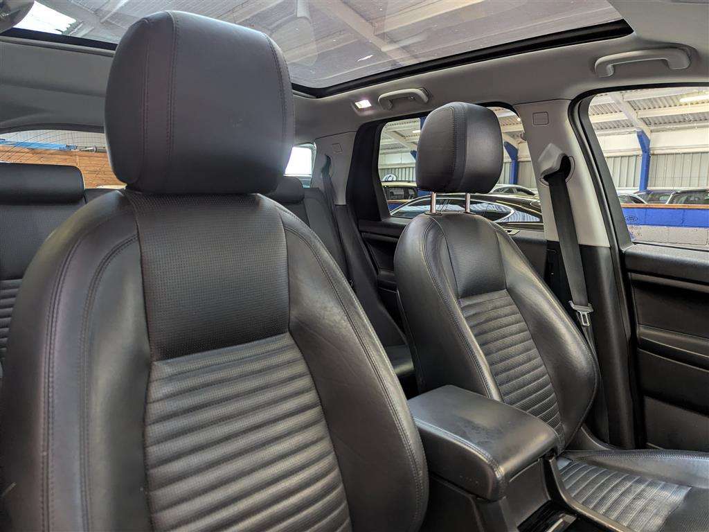 <p>2016 LAND ROVER DISCO-Y SPORT LUXURY HSE</p>