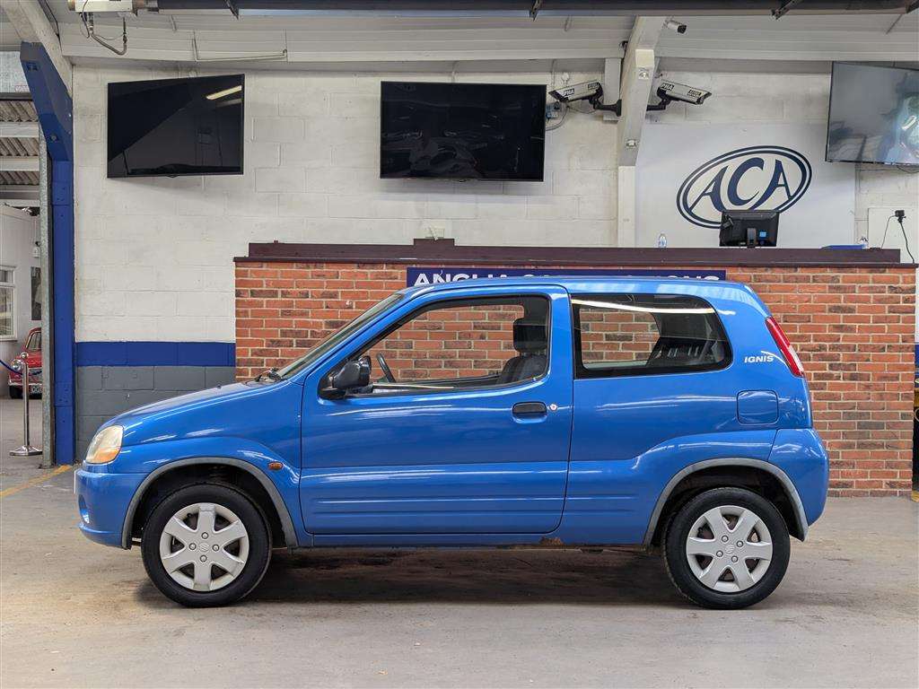 <p>2004 SUZUKI IGNIS GL</p>
