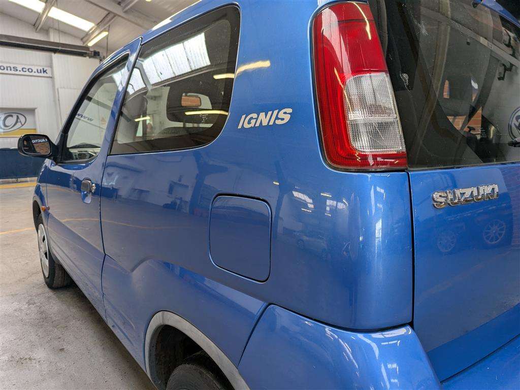 <p>2004 SUZUKI IGNIS GL</p>