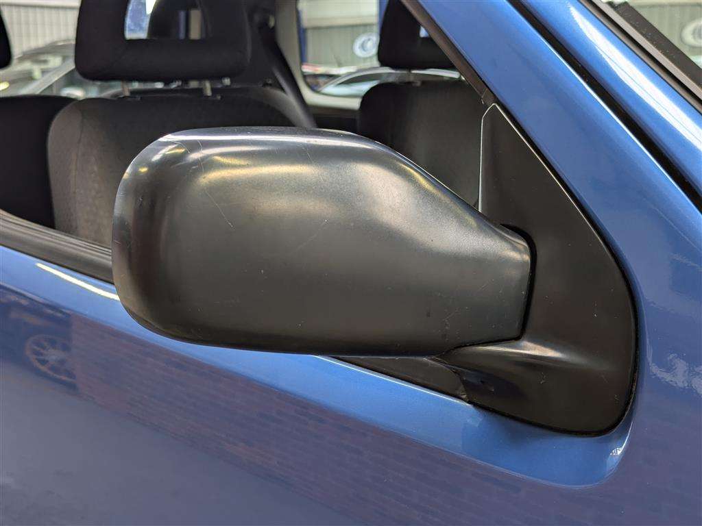 <p>2004 SUZUKI IGNIS GL</p>