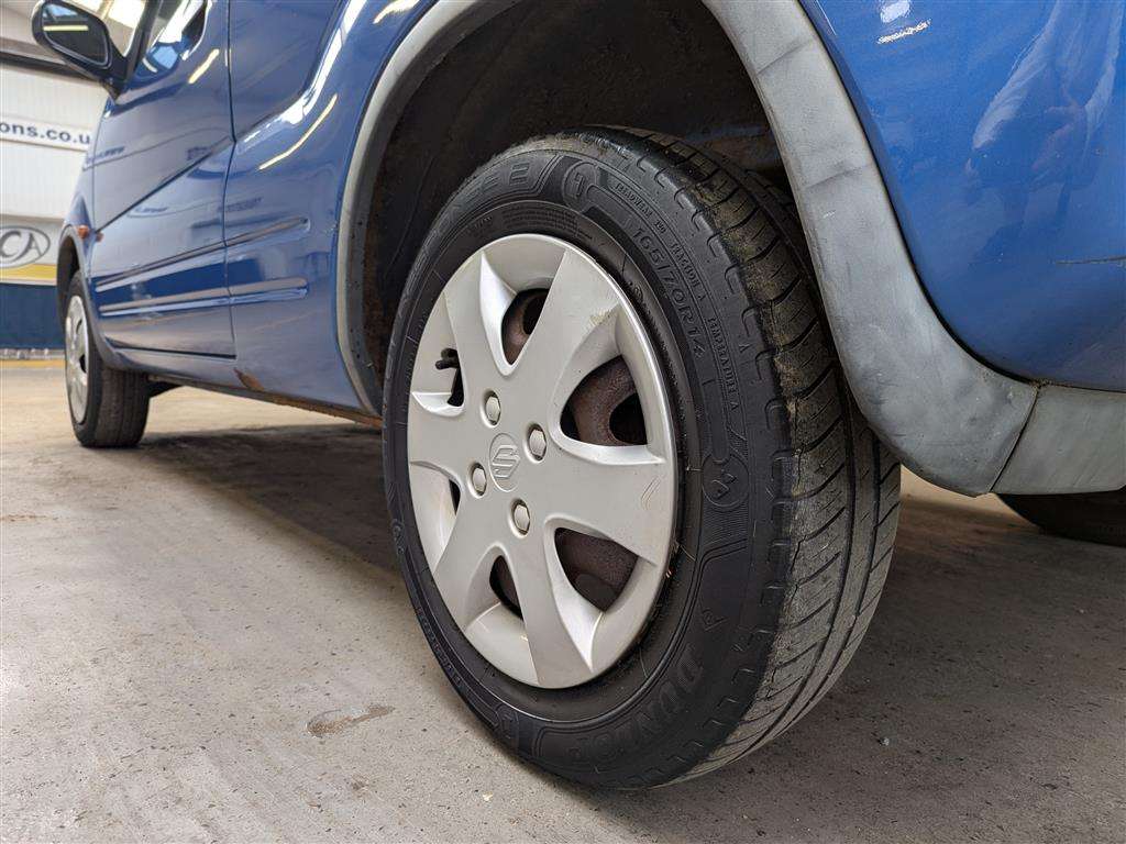 <p>2004 SUZUKI IGNIS GL</p>
