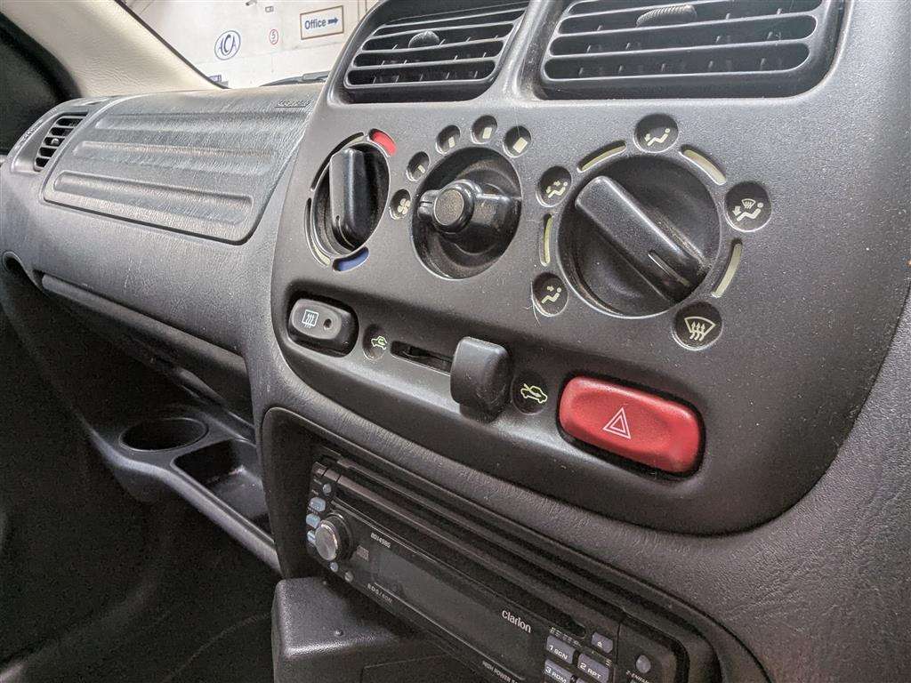 <p>2004 SUZUKI IGNIS GL</p>