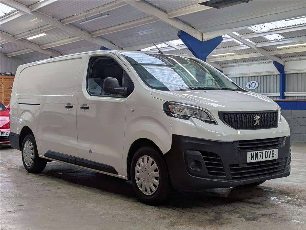 <p>2021 PEUGEOT EXPERT PROF PREMIUM L2 B-</p>