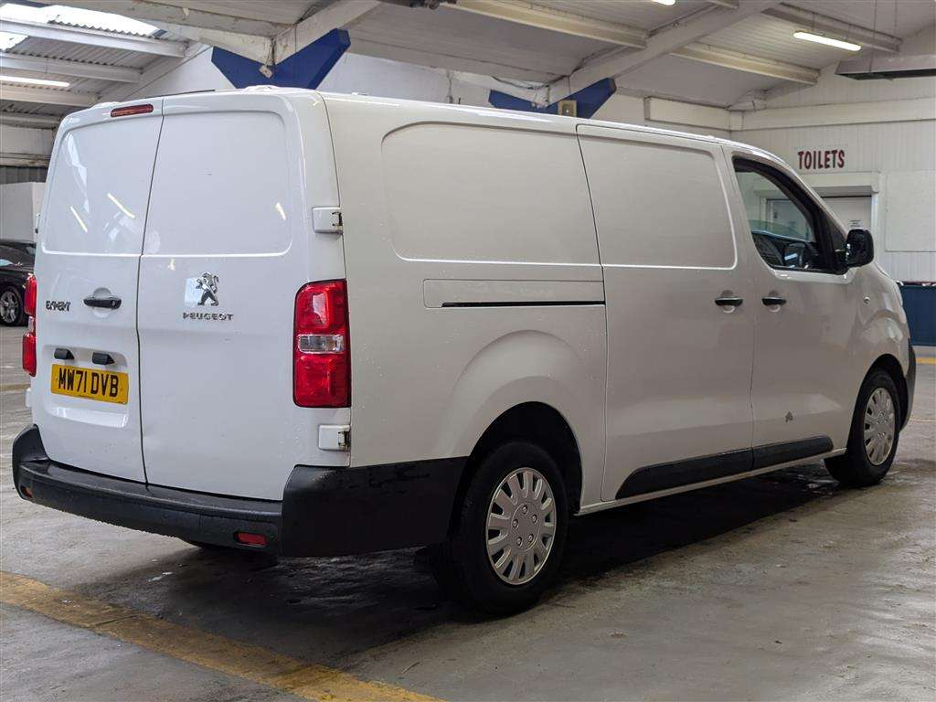<p>2021 PEUGEOT EXPERT PROF PREMIUM L2 B-</p>