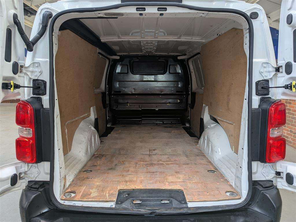 <p>2021 PEUGEOT EXPERT PROF PREMIUM L2 B-</p>