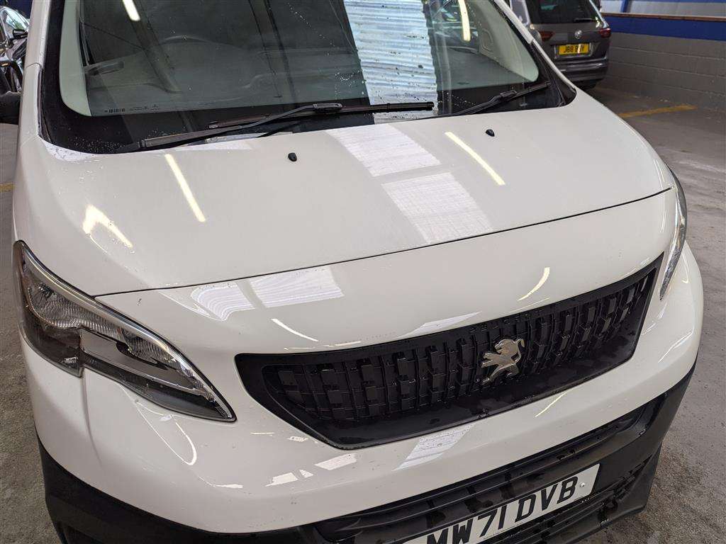 <p>2021 PEUGEOT EXPERT PROF PREMIUM L2 B-</p>