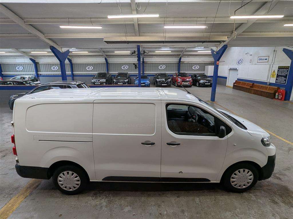 <p>2021 PEUGEOT EXPERT PROF PREMIUM L2 B-</p>