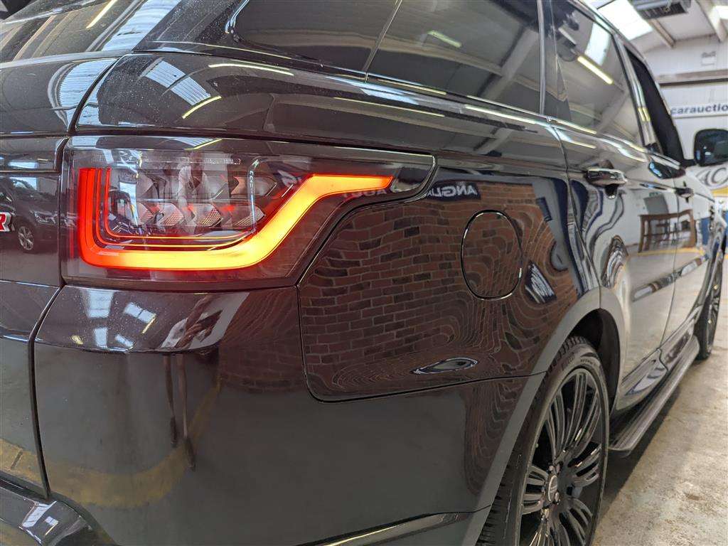<p>2014 LAND ROVER RANGE ROVER SPORT SE TDV6</p>