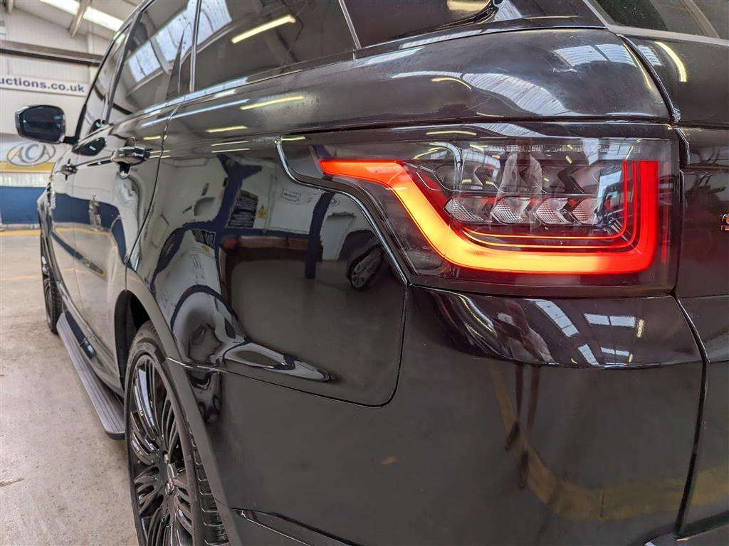 <p>2014 LAND ROVER RANGE ROVER SPORT SE TDV6</p>