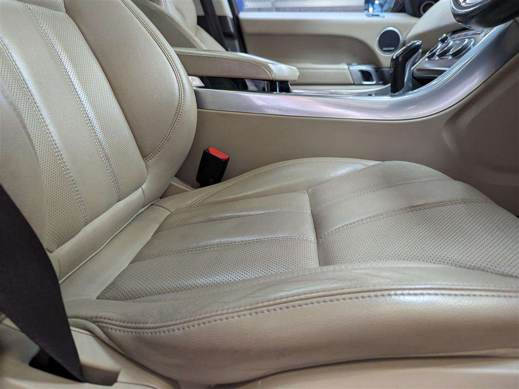 <p>2014 LAND ROVER RANGE ROVER SPORT SE TDV6</p>