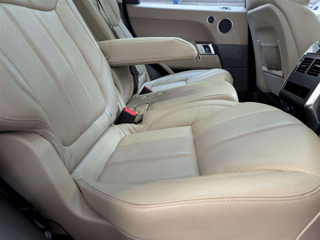 <p>2014 LAND ROVER RANGE ROVER SPORT SE TDV6</p>