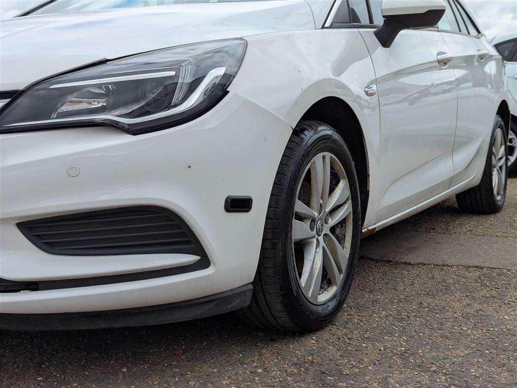 <p>2017 VAUXHALL ASTRA CDTI</p>
