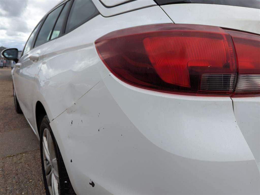 <p>2017 VAUXHALL ASTRA CDTI</p>