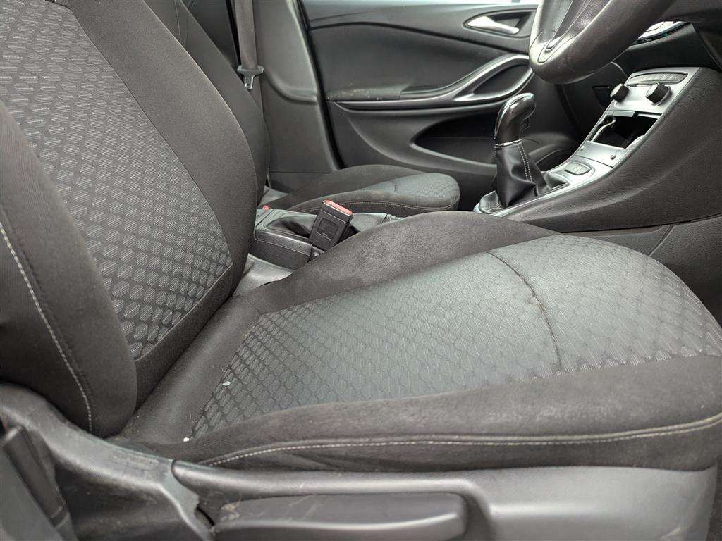 <p>2017 VAUXHALL ASTRA CDTI</p>