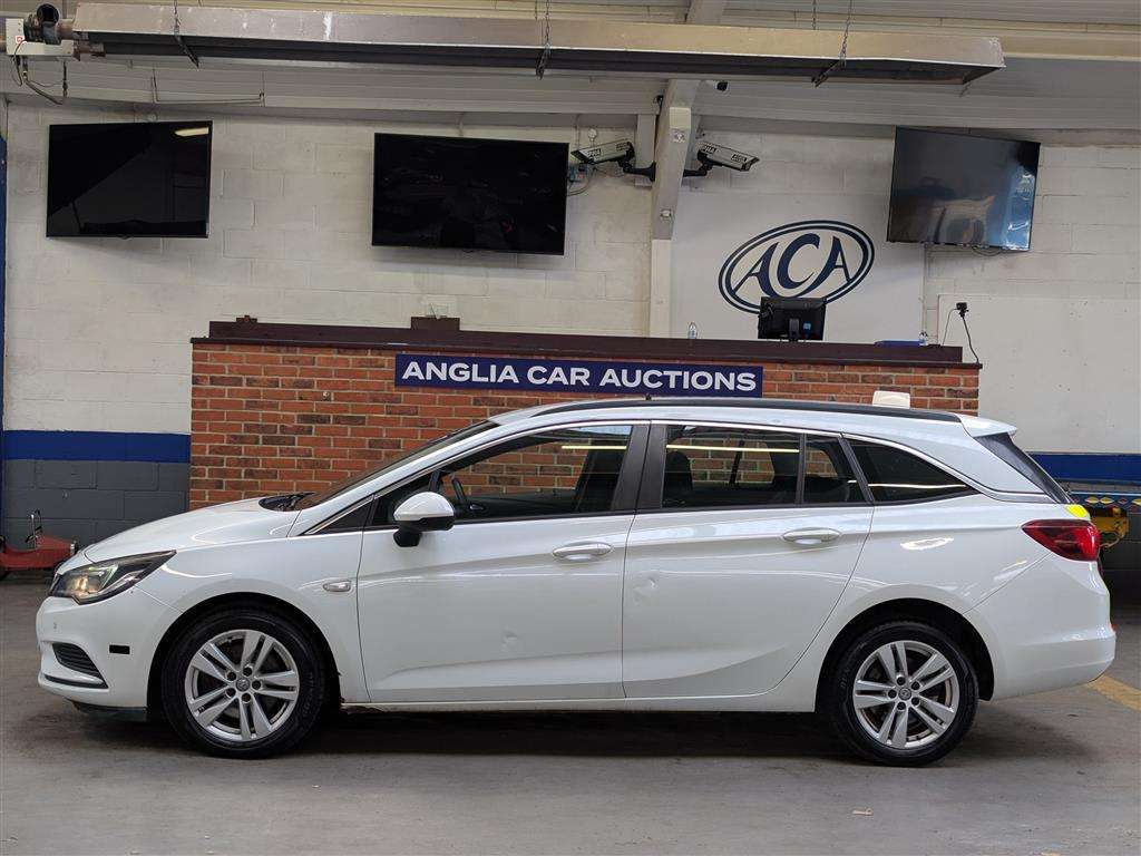 <p>2018 VAUXHALL ASTRA CDTI S/S</p>