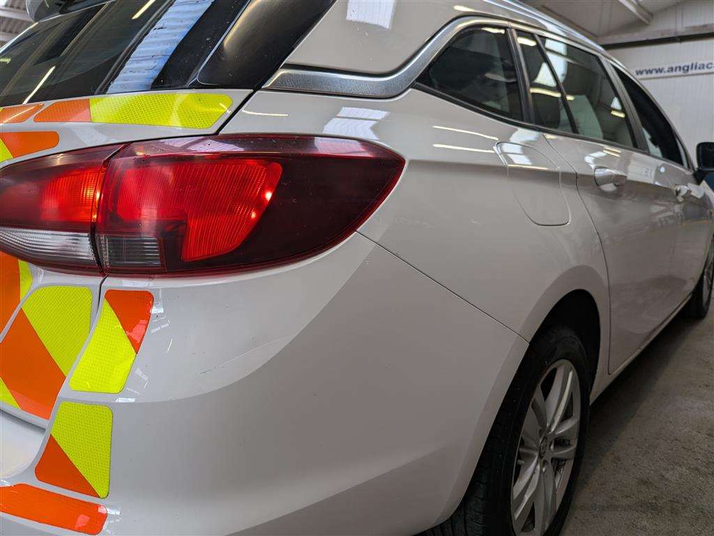 <p>2018 VAUXHALL ASTRA CDTI S/S</p>