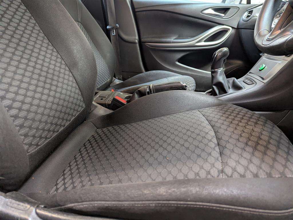<p>2018 VAUXHALL ASTRA CDTI S/S</p>
