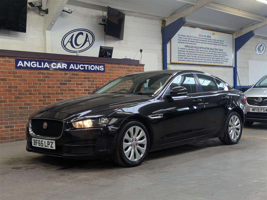 <p>2015 JAGUAR XE SE D</p>