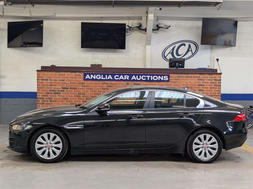 <p>2015 JAGUAR XE SE D</p>