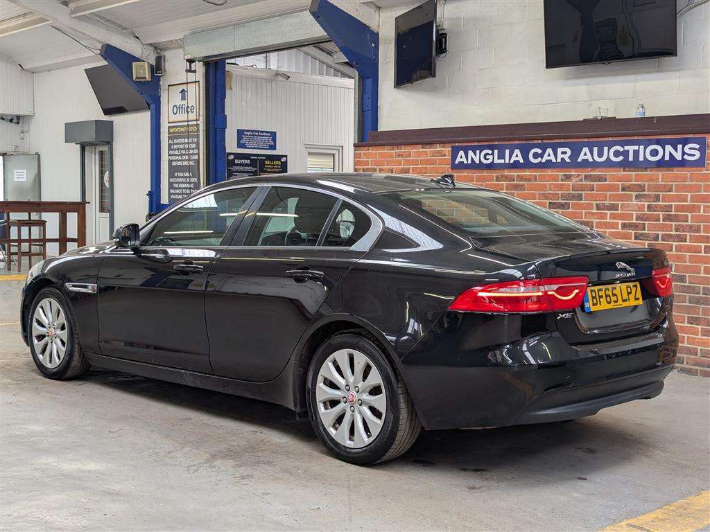 <p>2015 JAGUAR XE SE D</p>