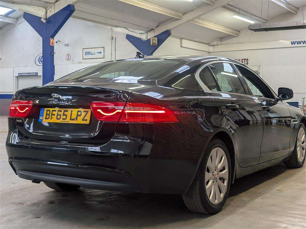 <p>2015 JAGUAR XE SE D</p>