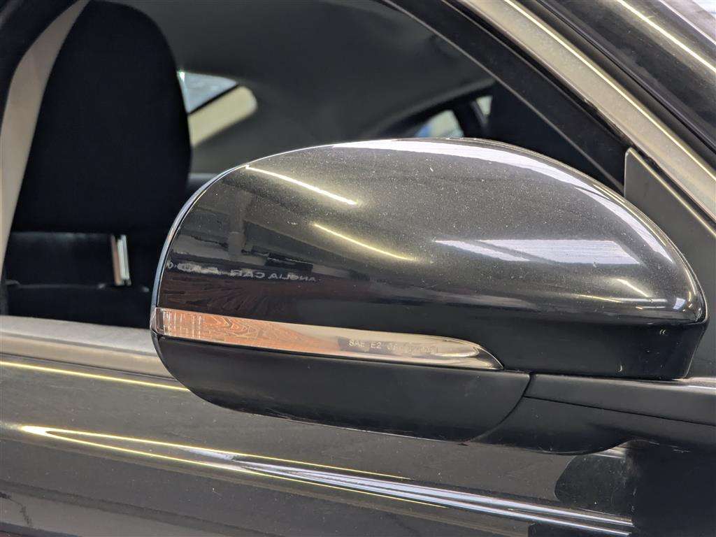 <p>2015 JAGUAR XE SE D</p>