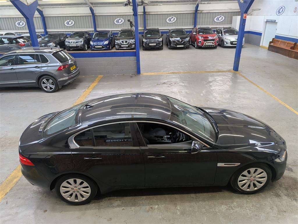 <p>2015 JAGUAR XE SE D</p>
