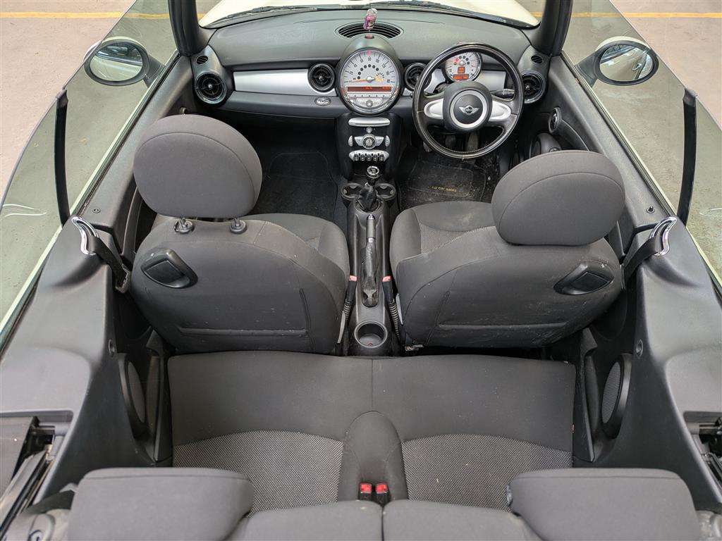 <p>2009 MINI COOPER</p>